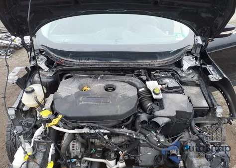 2018 Ford Escape Titanium z USA, uszkodzony, nr VIN 1FMCU9J97JUD12017